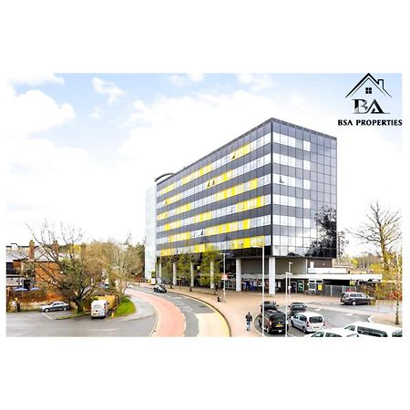 City Centre Ascot Apartment: Pet-Friendly with Free Parking Bracknell Exterior photo
