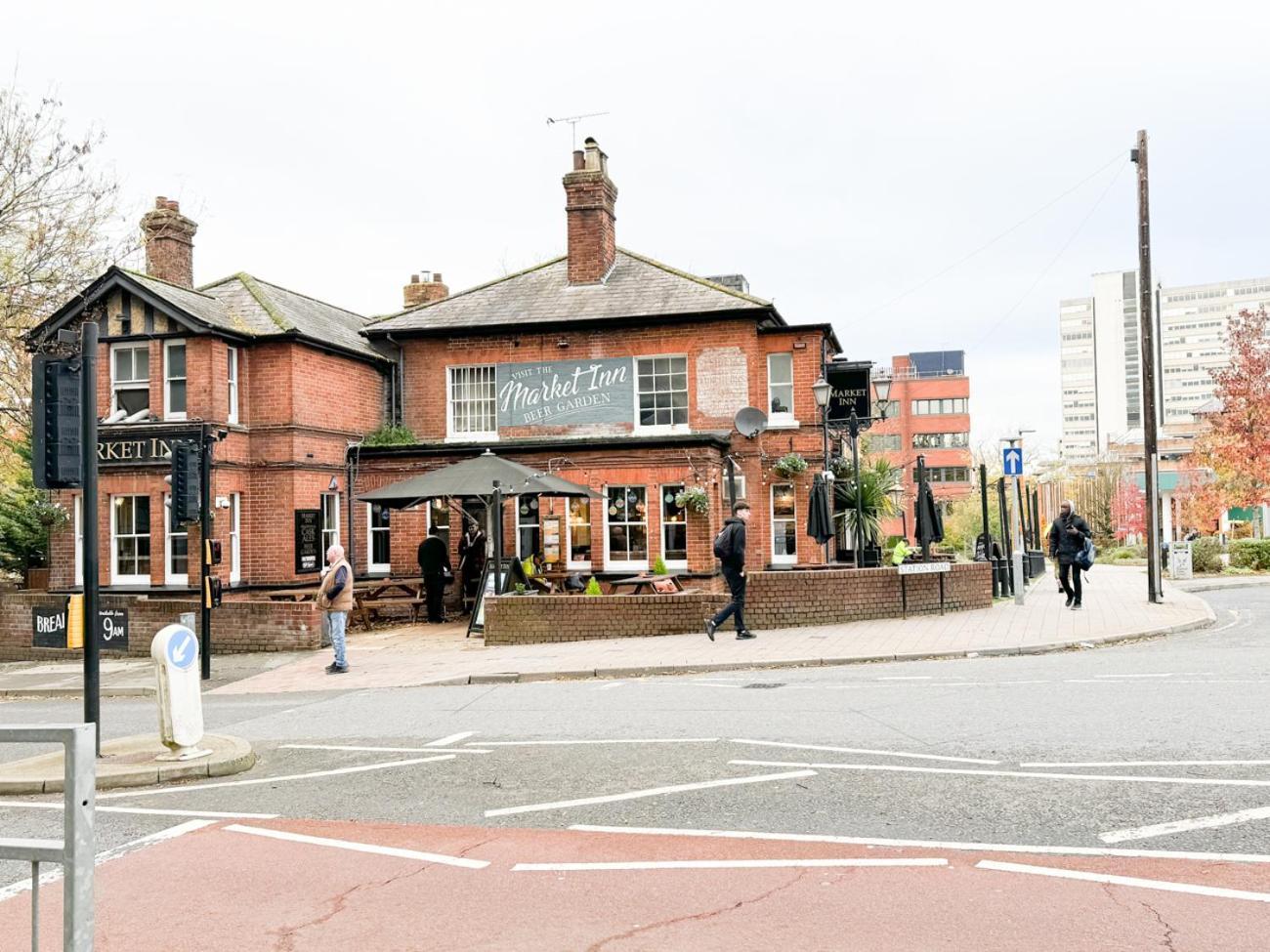 City Centre Ascot Apartment: Pet-Friendly with Free Parking Bracknell Exterior photo
