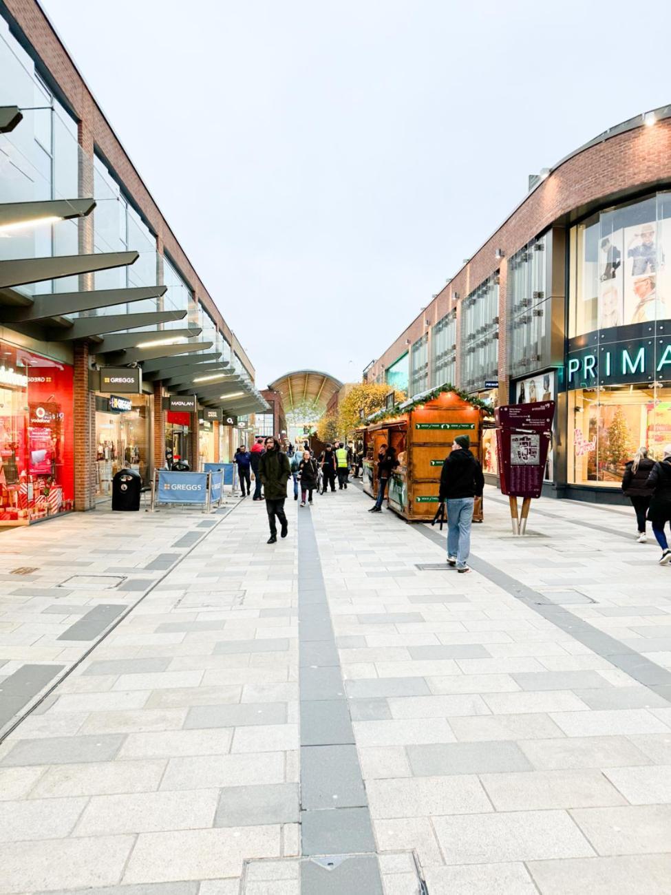 City Centre Ascot Apartment: Pet-Friendly with Free Parking Bracknell Exterior photo